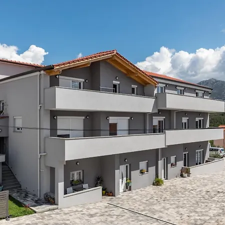 Apartment Sky Solin