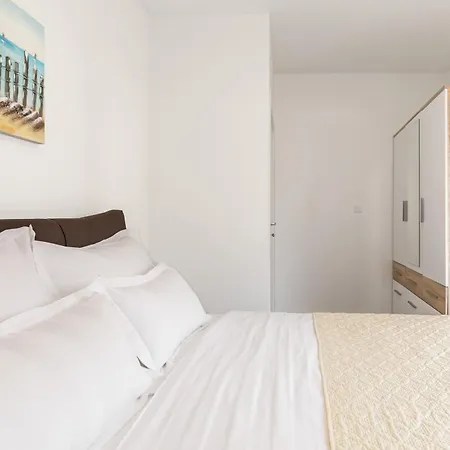 Apartman Sky Salona